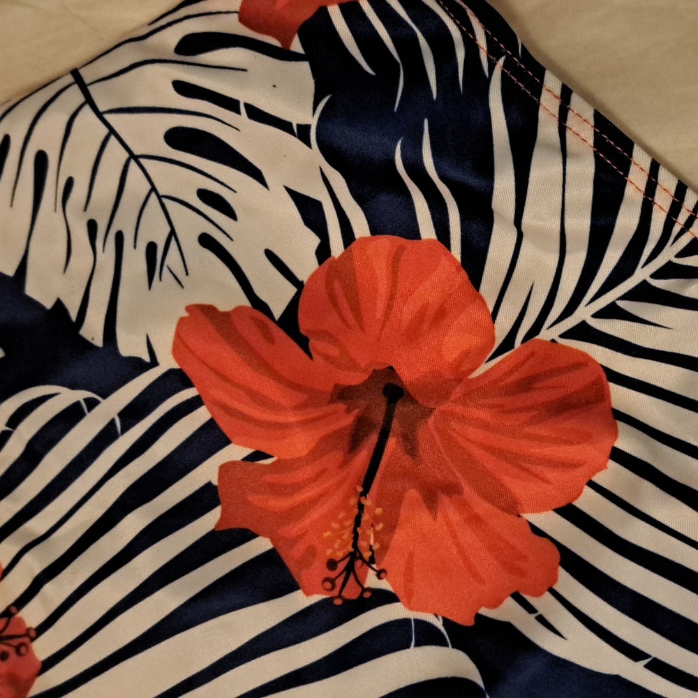 NWOT Size M Swim Suit - Picture 3 of 4